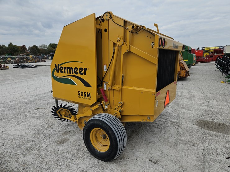 #203873-•-vermeer-505m-baler-image-8