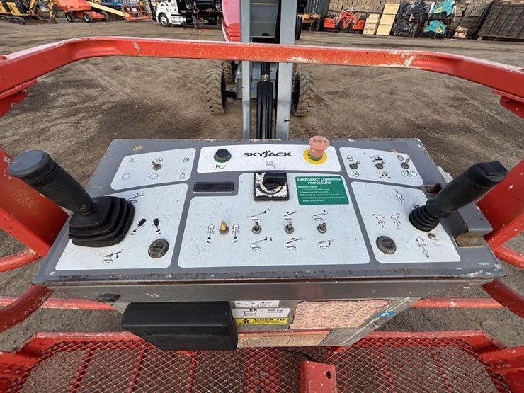 2012-skyjack-sj45t-image-11