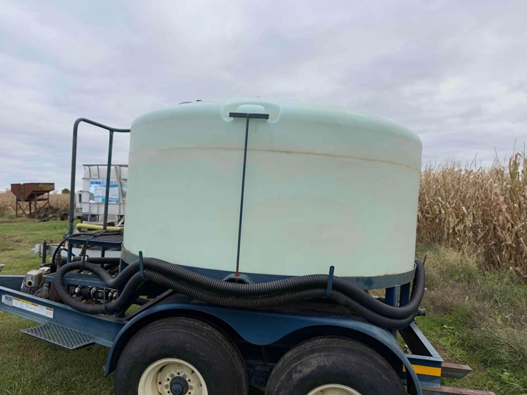 1200-gal-duo-lift-tandem-nurse-trailer-image-12