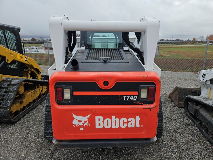 2018-bobcat-t740-image-17