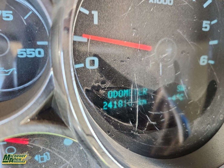 2013-chevrolet-silverado-2500hd-lt-image-10