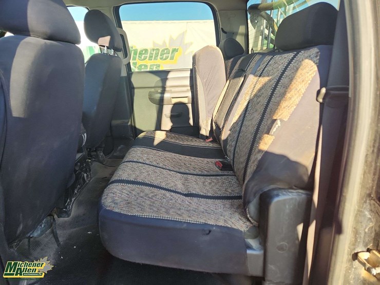 2013-chevrolet-silverado-2500hd-lt-image-19