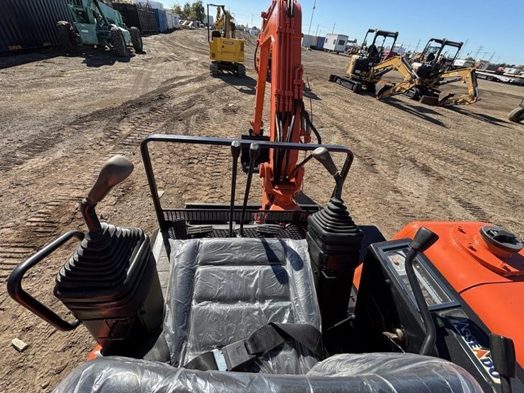 kubota-kx026-image-24