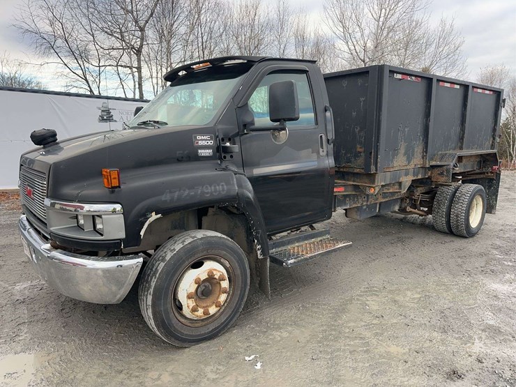 2005-gmc-topkick-c5500-image-1