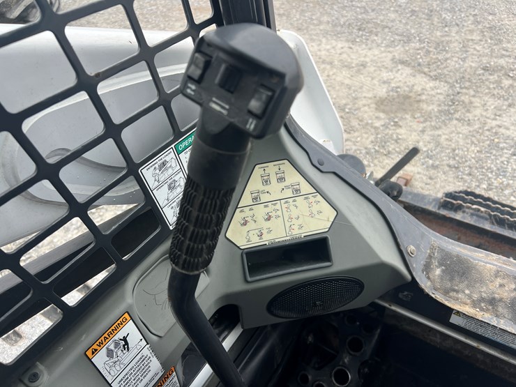 2020-bobcat-t595-image-10