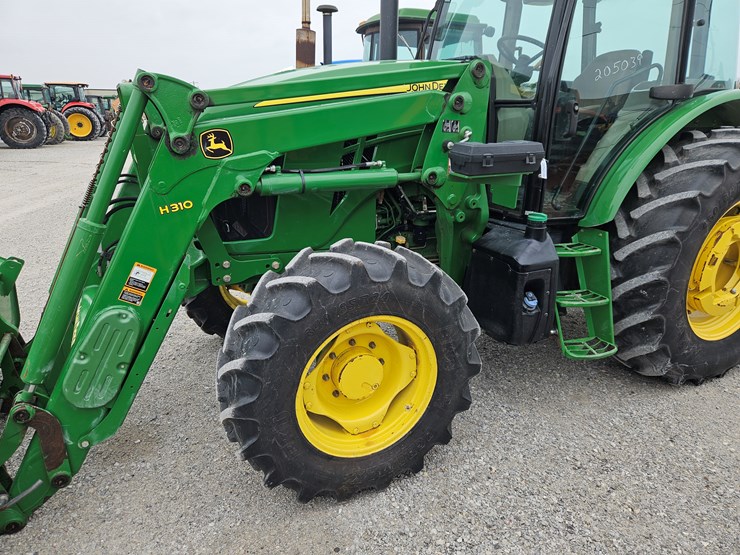 2016-john-deere-6120e-image-23