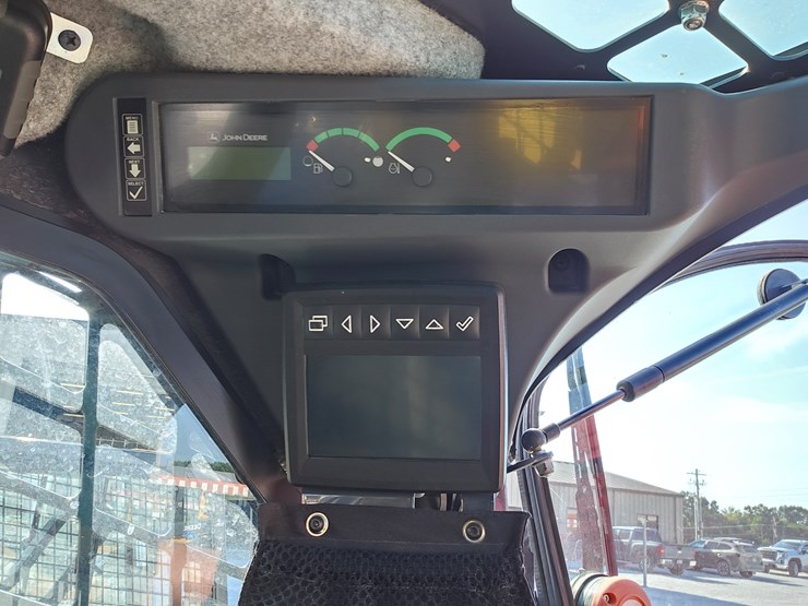 2018-deere-331g-image-11