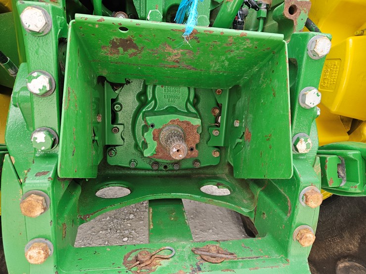 2014-john-deere-8345r-image-12