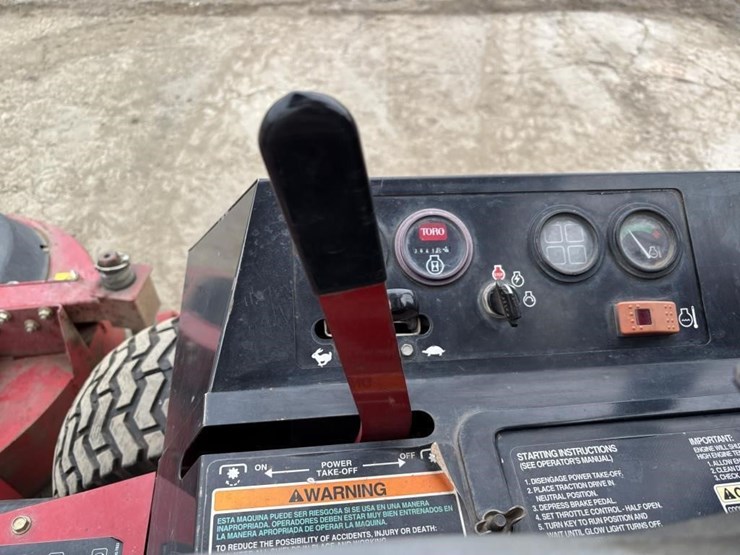 2009-toro-groundsmaster-328d-image-15