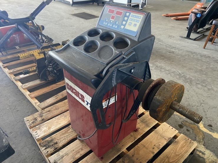 2014-coats-775-wheel-balancer-image-3