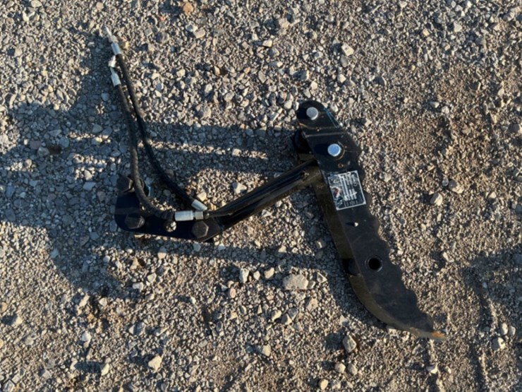 hydraulic-thumb-clamp-for-mini-excavator-image-1