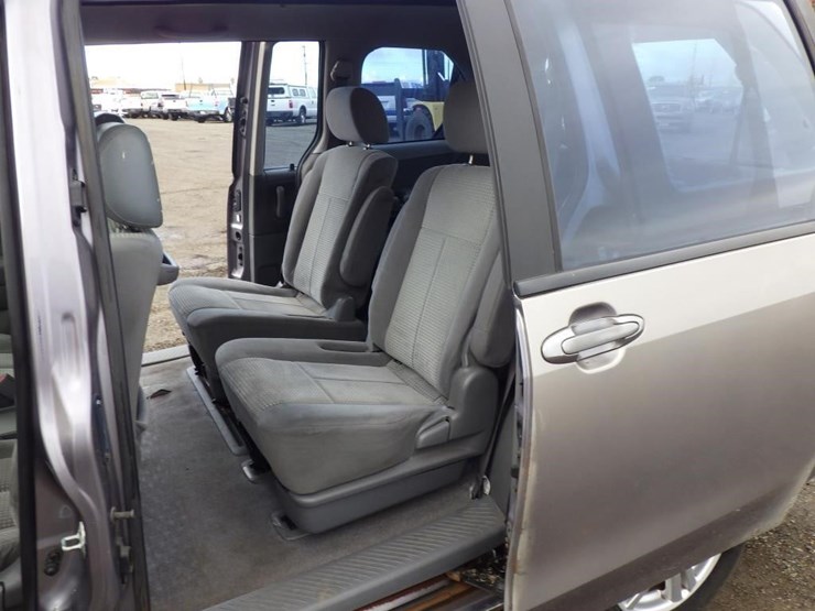 2005-mazda-mpv-image-7