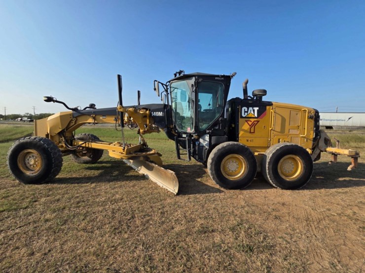 2015-caterpillar-140m3-image-8