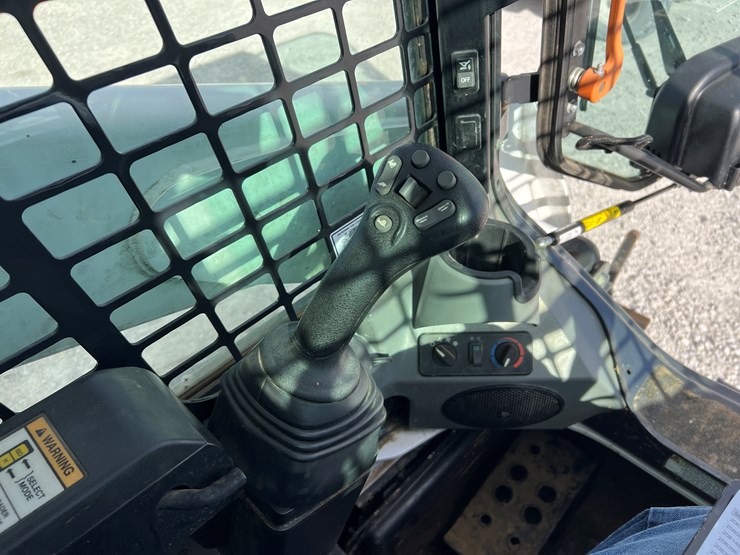 bobcat-t770-image-13