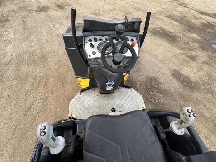 2017-bomag-bw120-image-17