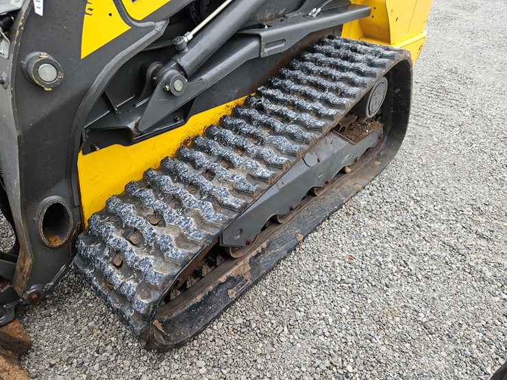 2019-new-holland-c245-image-12