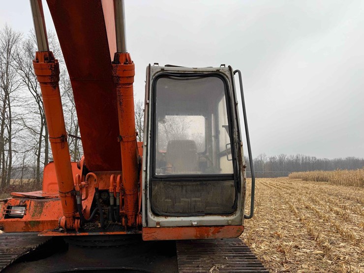 hitachi-ex200-lc-image-13