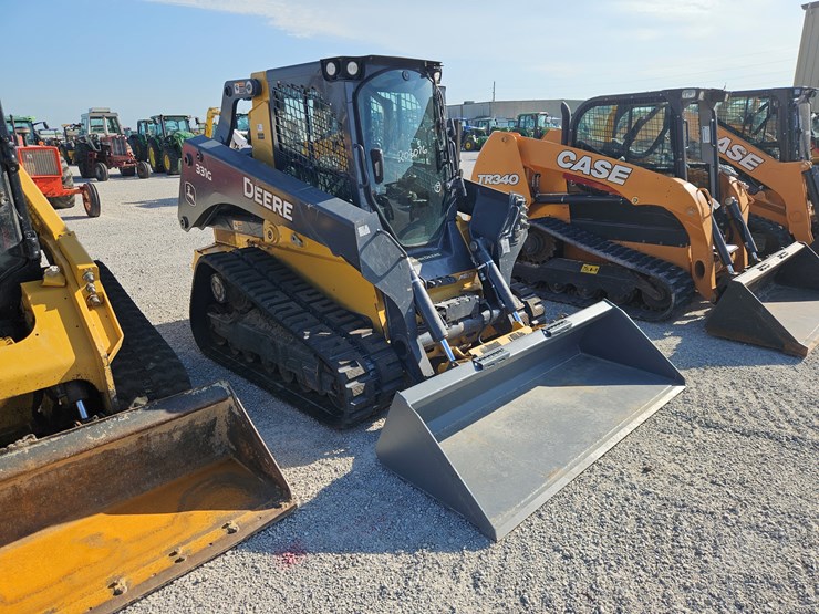 2018-deere-331g-image-24