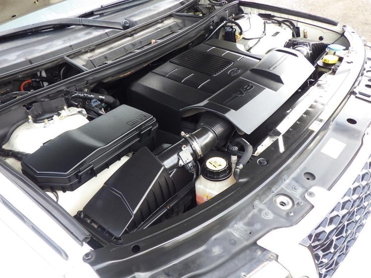 2010-land-rover-range-rover-image-11