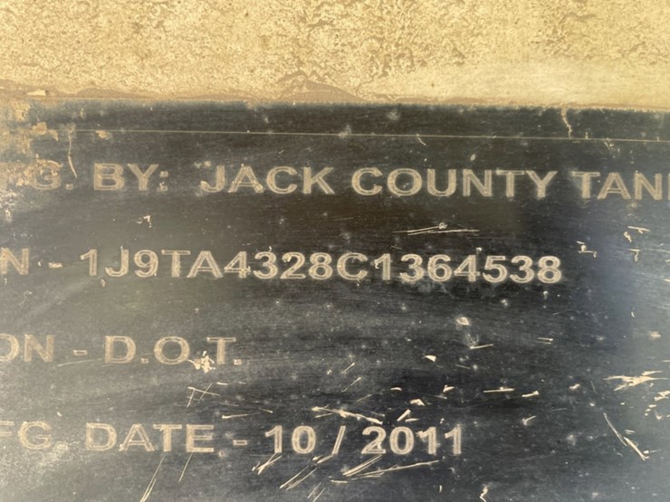 2012-jack-county-130-bbl-vacuum-trailer-image-13