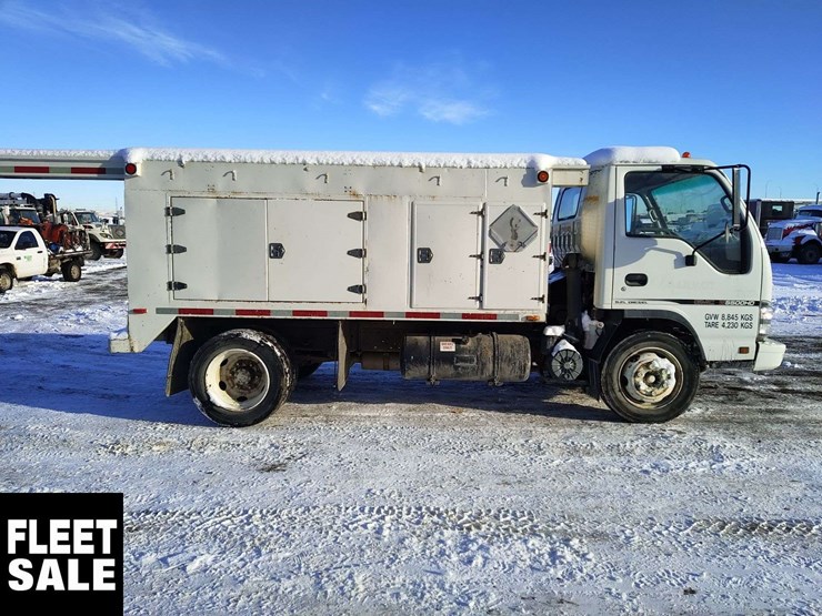 2007-gmc-w5500-image-6