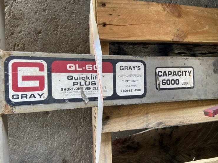 gray-ql-60-quicklift-plus-vehicle-lift-image-9