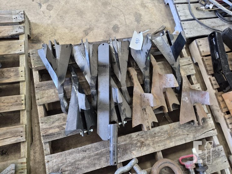 pallet-plow-points-image-1