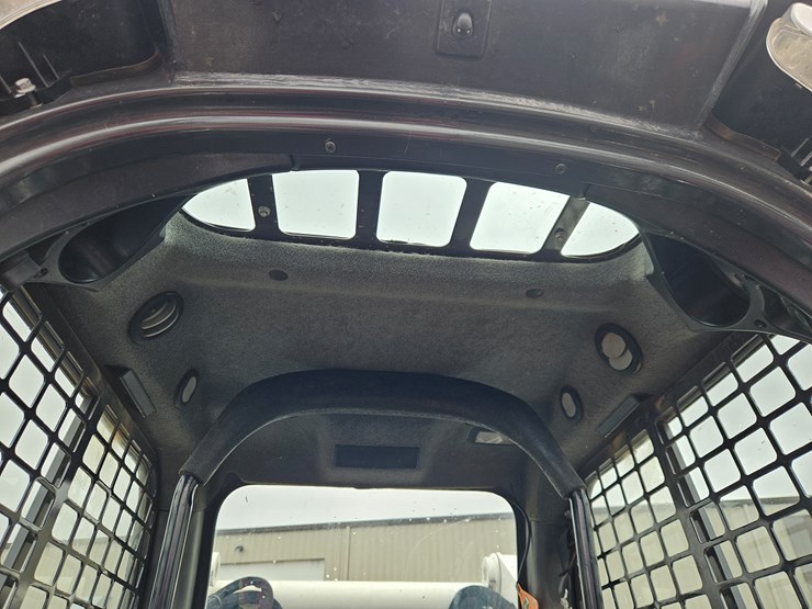 2022-bobcat-t770-image-8