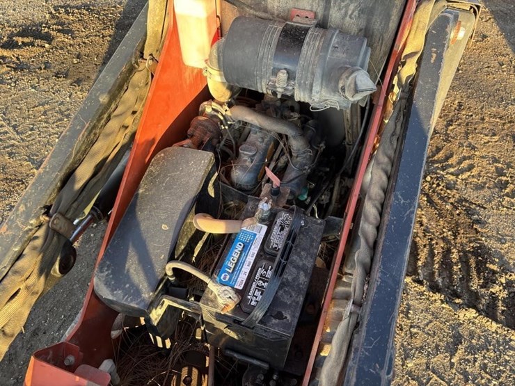 2006-ditch-witch-sk650-image-15