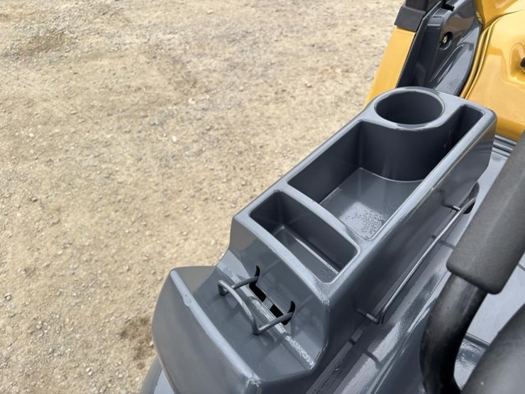 2021-caterpillar-gp30n-image-28