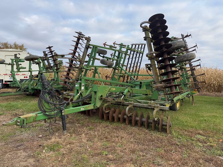 john-deere-726-image-1