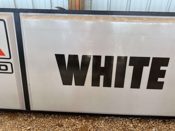 agco-white-lighted-double-sided-bubble-sign-image-9