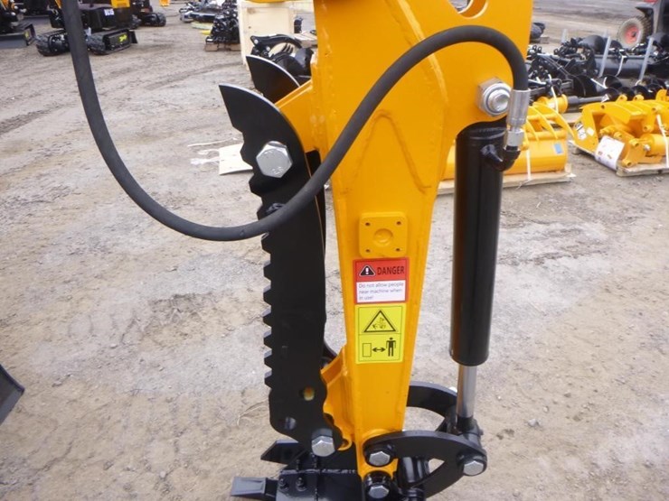 2025-vicsec-vc15-hydraulic-excavator-image-12