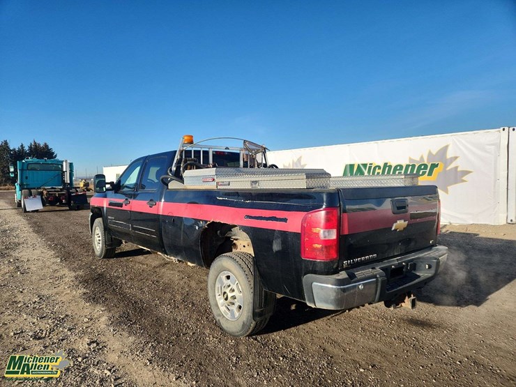 2013-chevrolet-silverado-2500hd-lt-image-3