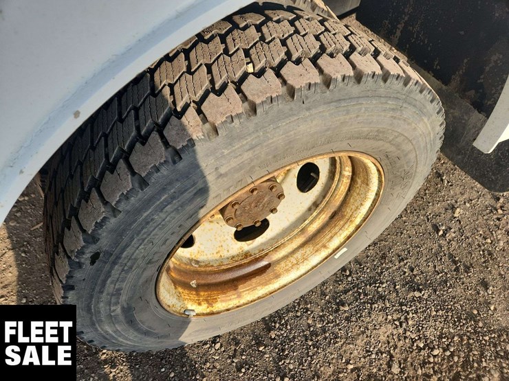 2006-ford-f550-image-37