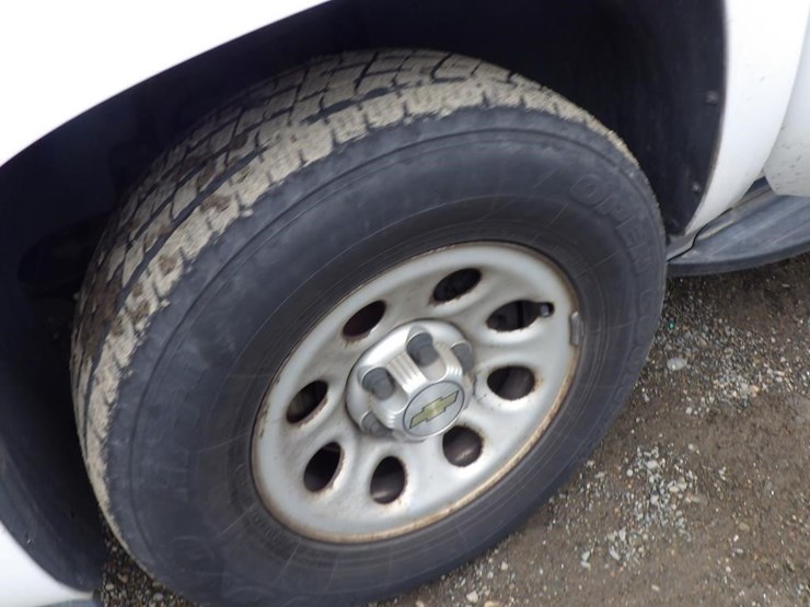 2014-chevrolet-tahoe-image-12