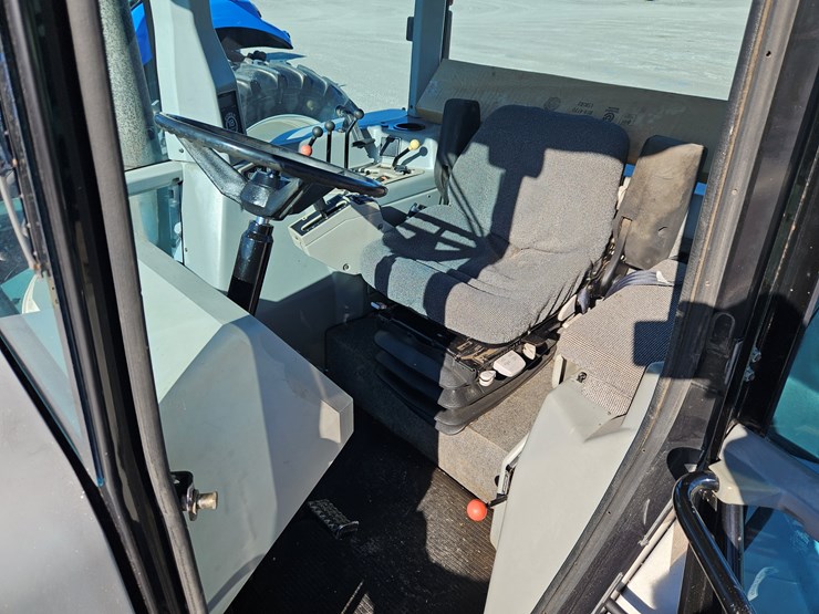 #203305-•-1995-white-6145-tractor-image-6