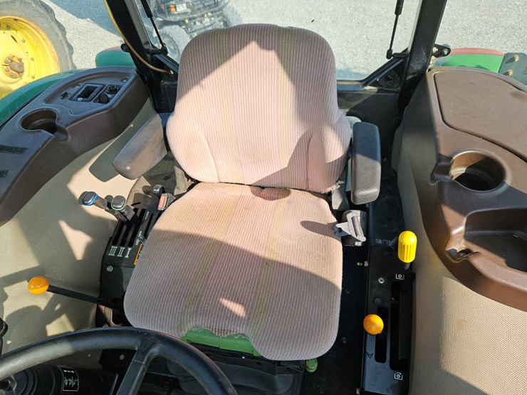 2010-john-deere-6115d-image-7