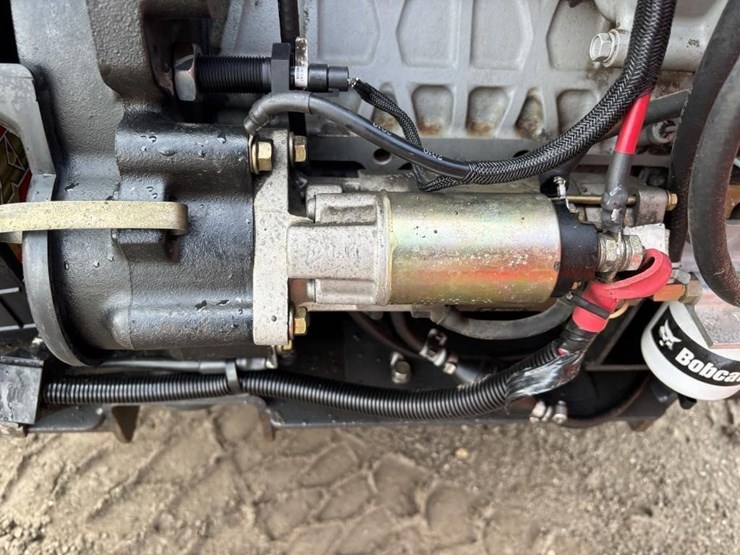 2012-bobcat-s175-image-32