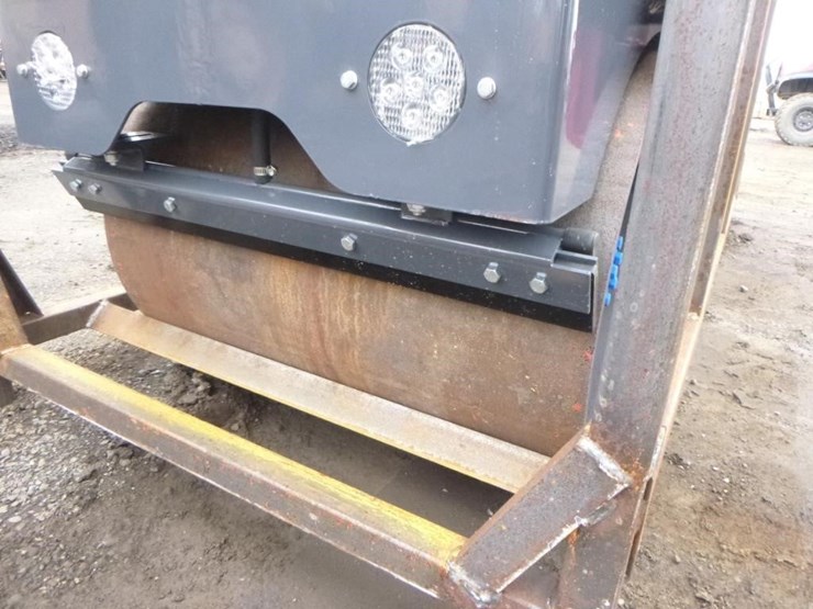 sdlool-sl1000-tandem-vibratory-roller-image-14