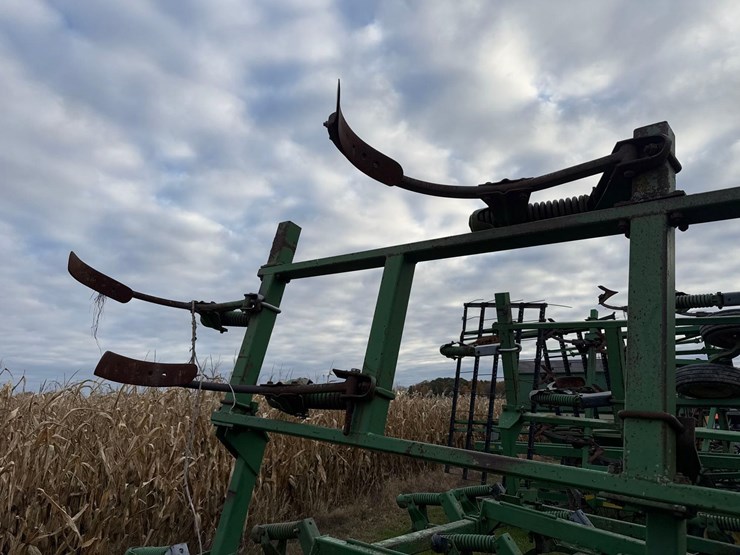 17-shank-john-deere-disc-chisel-image-19