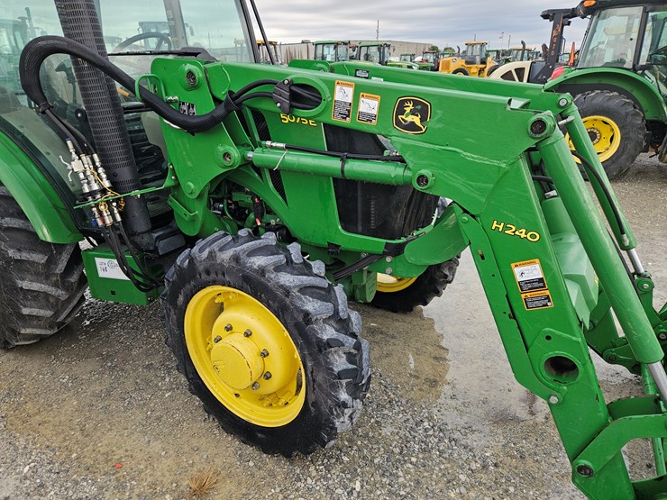 2016-john-deere-5075e-image-23