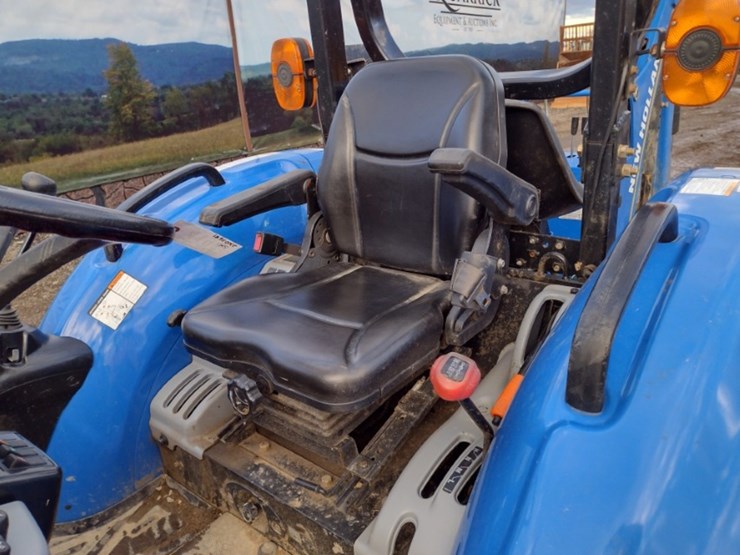 new-holland-boomer-37-image-12