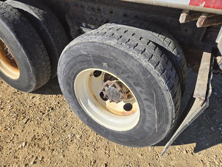 2014-international-7400-image-5