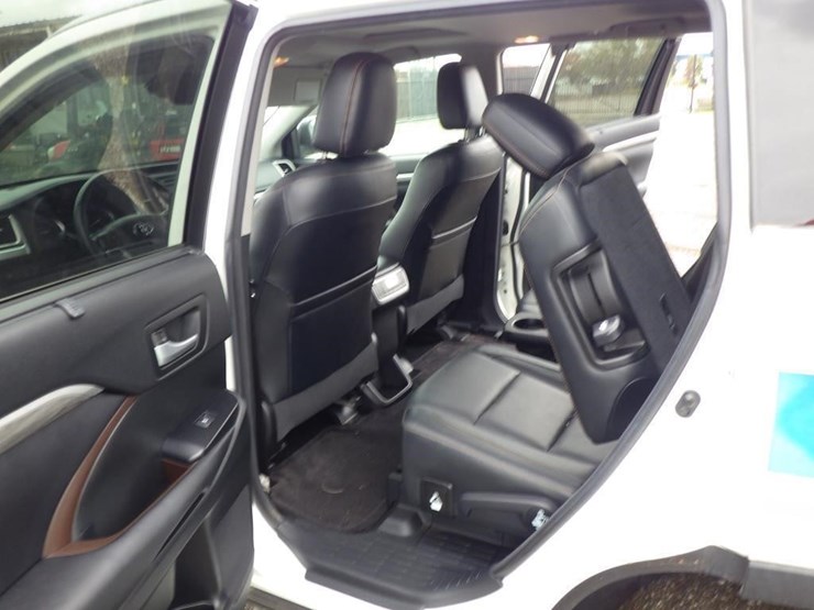 2017-toyota-highlander-image-7