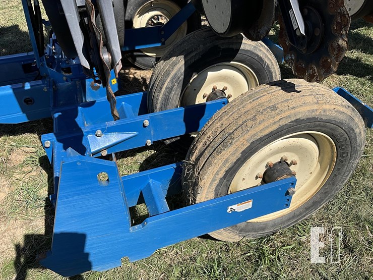 2013-kinze-3600-image-15