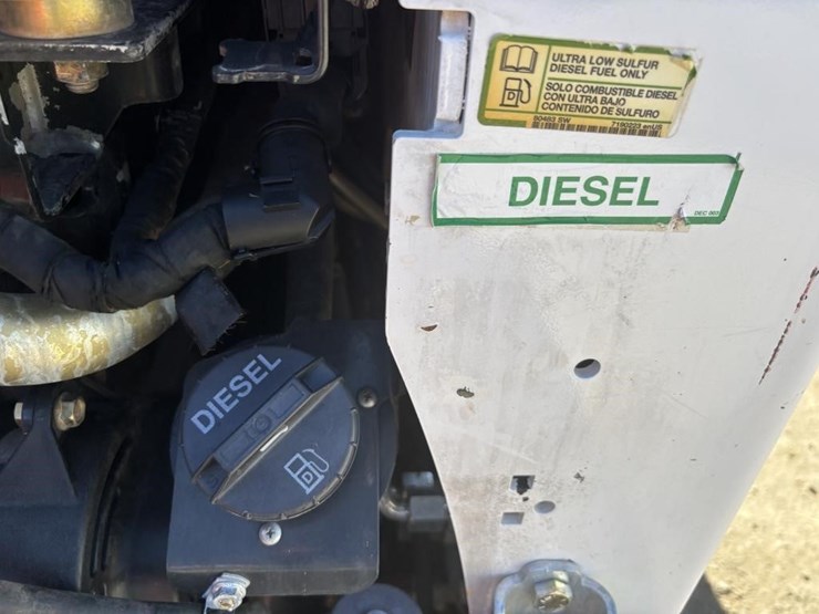 2016-bobcat-t770-image-36