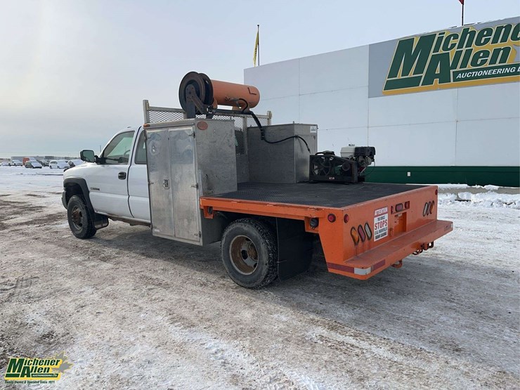 2005-gmc-sierra-3500-image-3