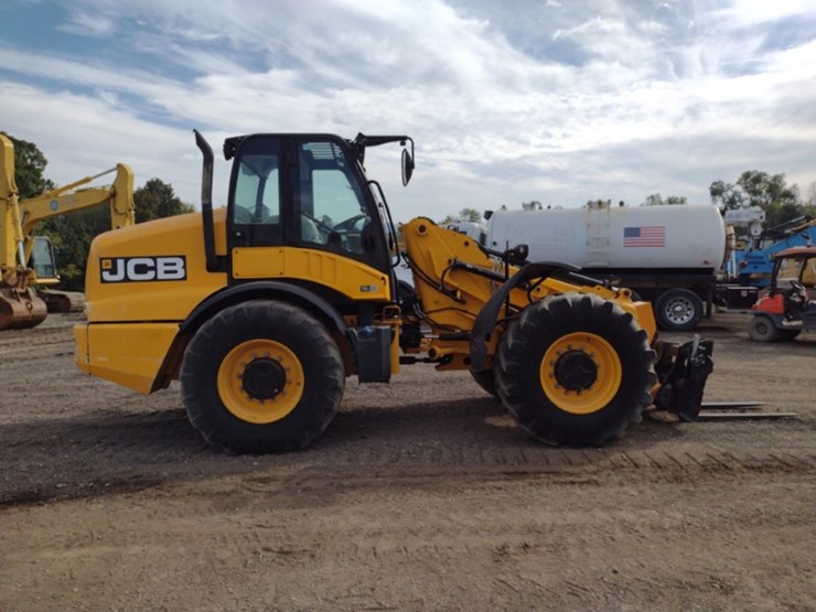 jcb-tm420-image-3