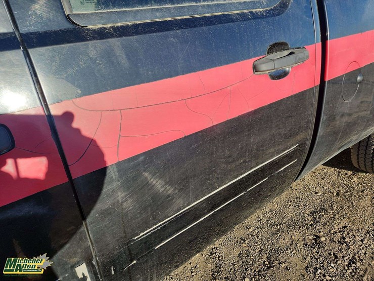 2013-chevrolet-silverado-2500hd-lt-image-39